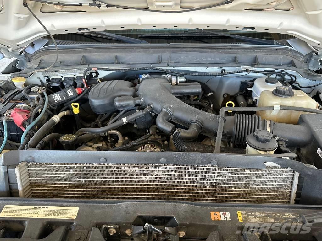 Ford F 550 Bestelwagens met open laadbak