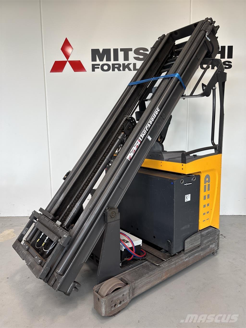 Atlet UMS200 Reachtruck voor hoog niveau