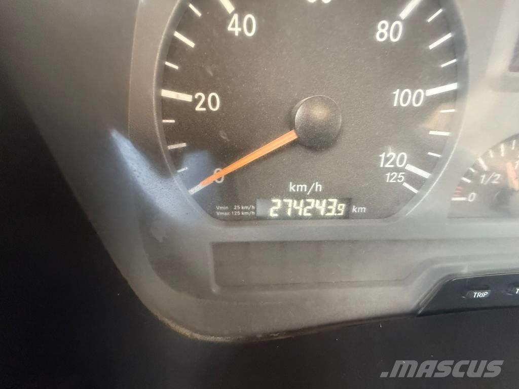 Mercedes-Benz 1833 Vrachtwagen met containersysteem