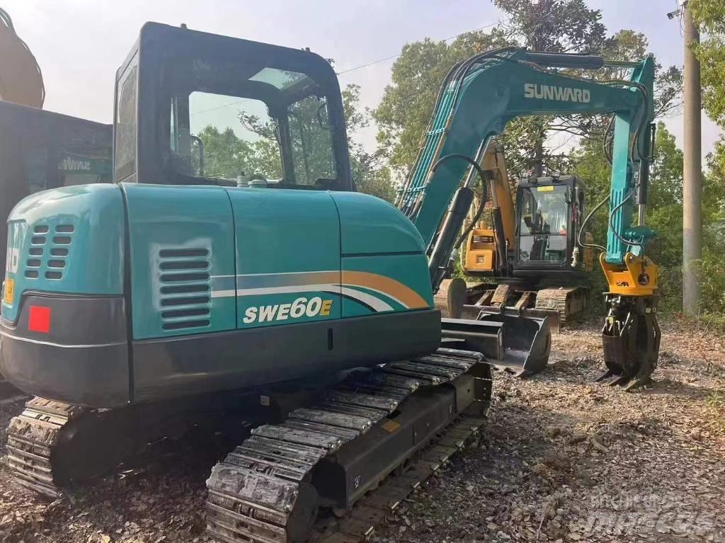 Sunward SWE 60 Rupsgraafmachines