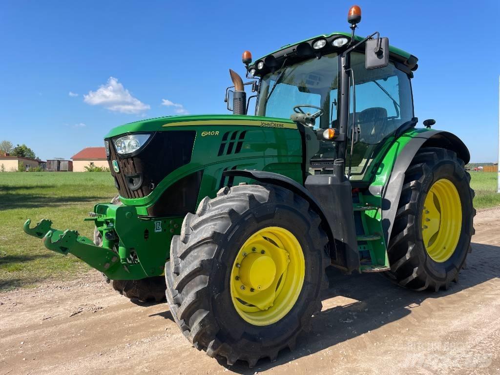 John Deere 6140 R Tractoren