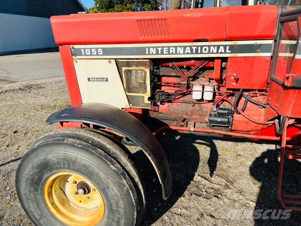 International 1055 Tractoren