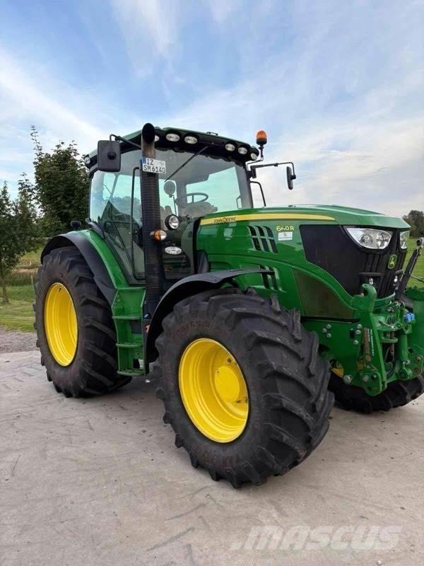 John Deere 6140R Tractoren