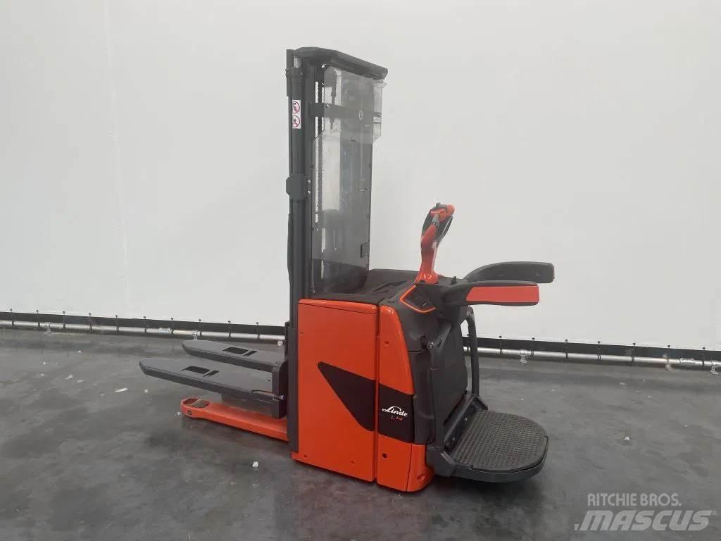 Linde L 14 AP Meeloop stapelaar
