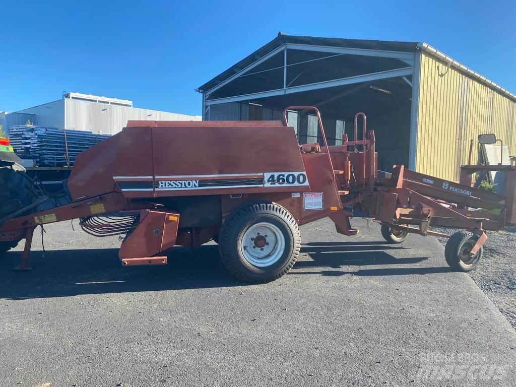 Hesston 4600 Vierkante balenpers
