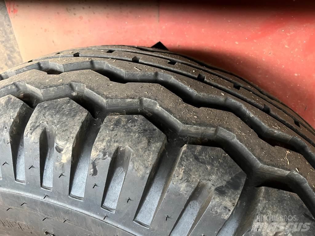 Hesston 4600 Vierkante balenpers