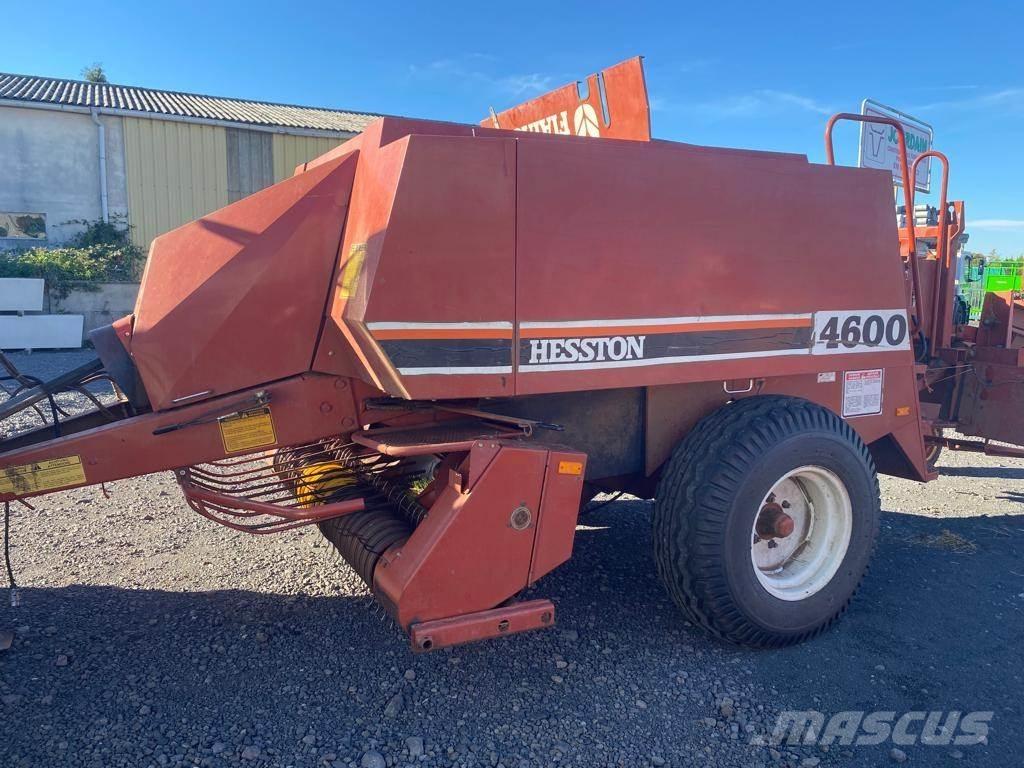 Hesston 4600 Vierkante balenpers