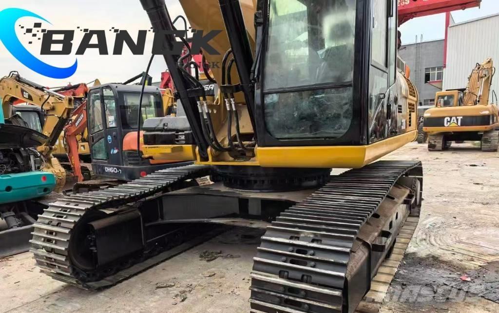 CAT 330 D Rupsgraafmachines