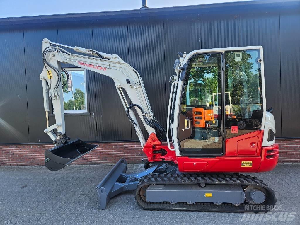 Takeuchi TB 240 Minigraafmachines < 7t