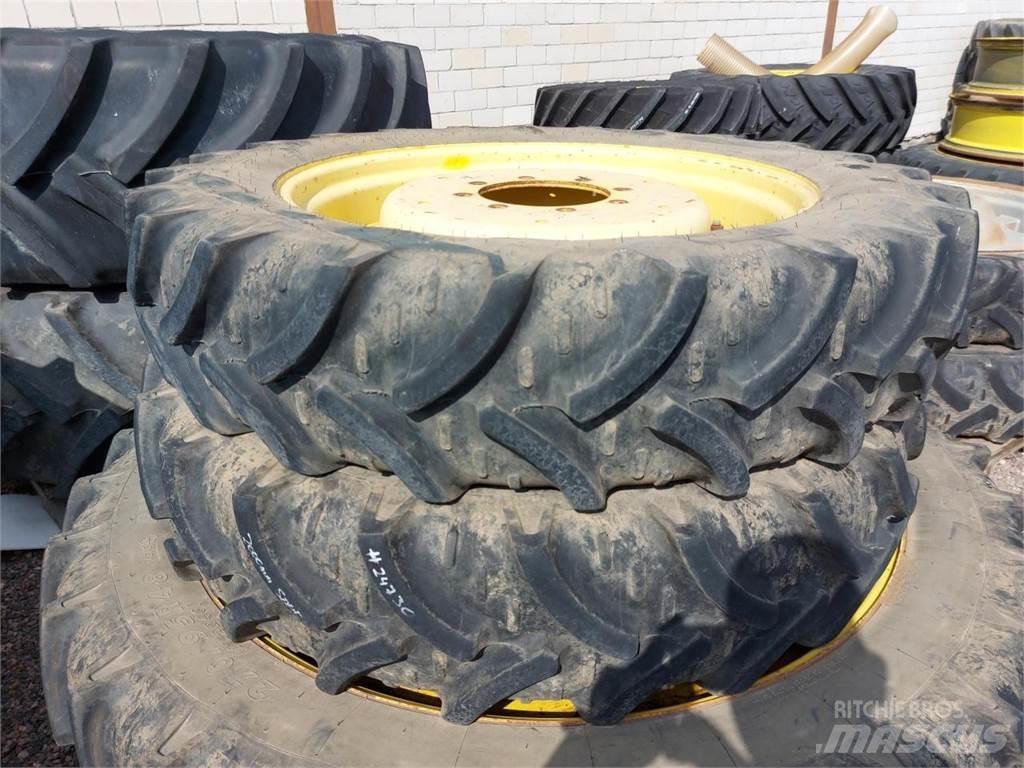 Kleber 270/95R32 Banden, wielen en velgen
