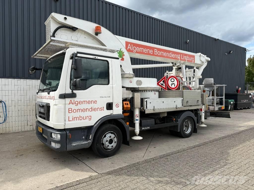 Palfinger P 300 KS Auto hoogwerkers