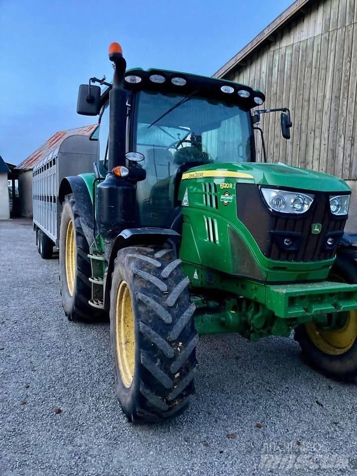 John Deere 6120 R Tractoren