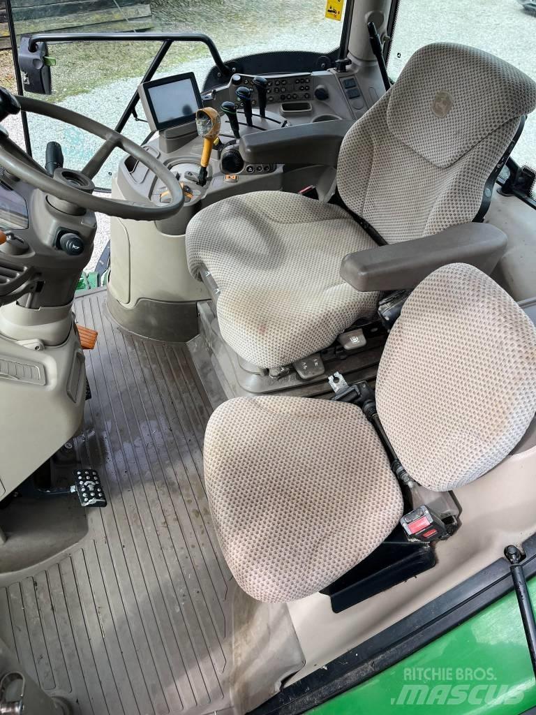 John Deere 6120 R Tractoren