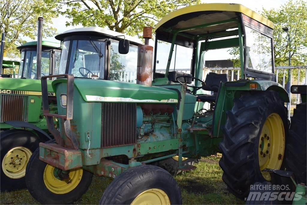 John Deere 2130 Tractoren