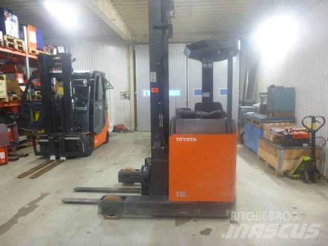 Toyota BT RR B2 Reachtruck voor hoog niveau