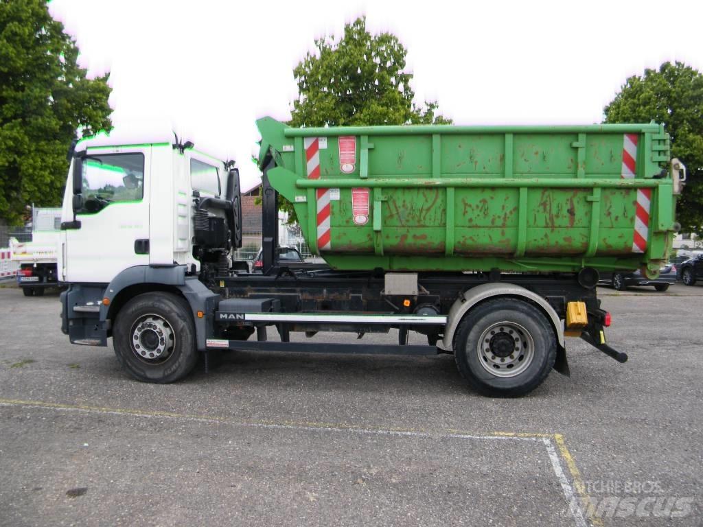 MAN TGM 18.320 Vrachtwagen met containersysteem
