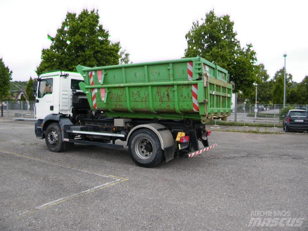 MAN TGM 18.320 Vrachtwagen met containersysteem