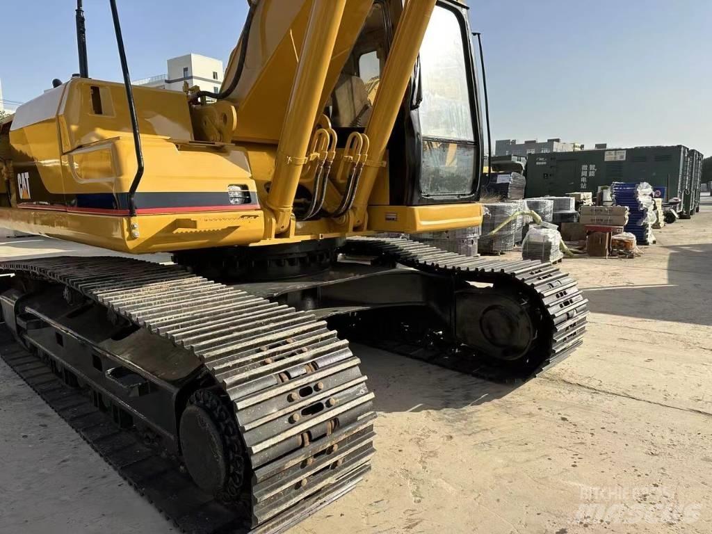 CAT 325 B L Rupsgraafmachines