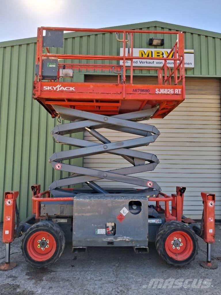 SkyJack SJ 6826 RT Schaarhoogwerkers