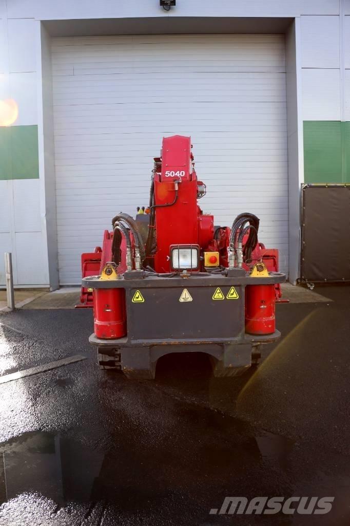 Unic URW-506 Minikranen