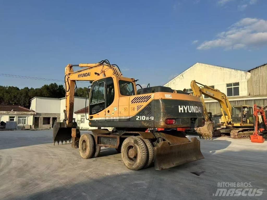 Hyundai 210W-9 Wielgraafmachines