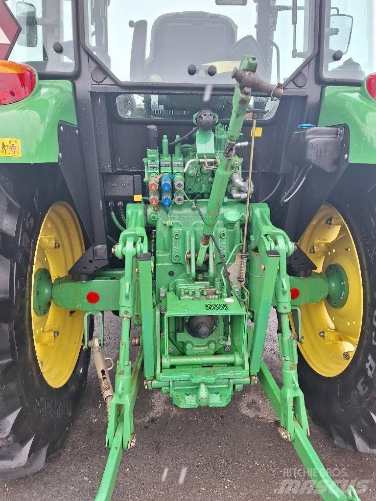 John Deere 5100 R Tractoren
