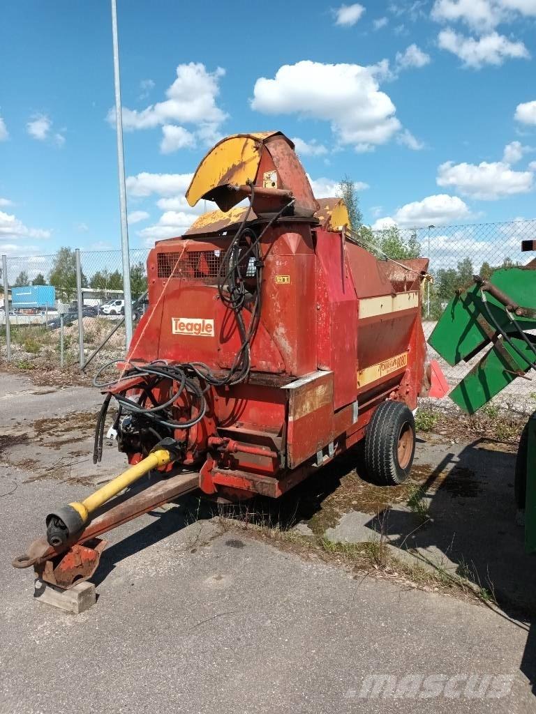 Tomahawk 808 Balenhakselaars, -snijders en -afwikkelaars