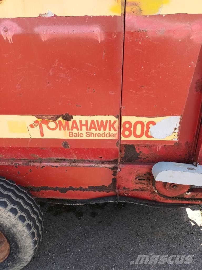 Tomahawk 808 Balenhakselaars, -snijders en -afwikkelaars