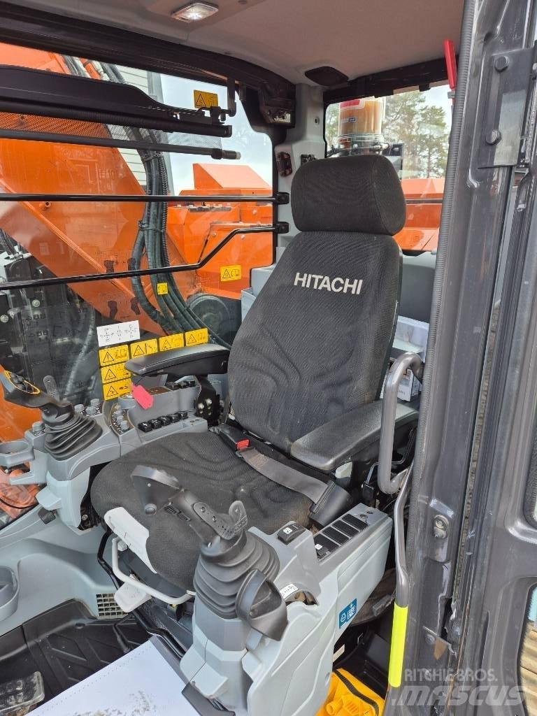 Hitachi ZX 135 US -7 Rupsgraafmachines