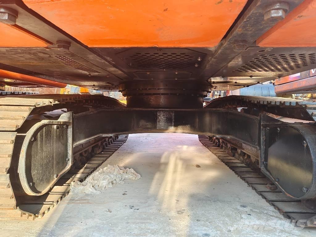 Hitachi ZX 210 Rupsgraafmachines