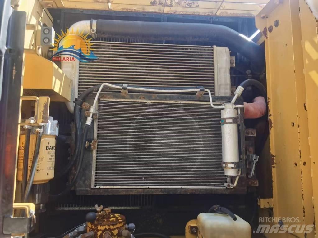 CAT 320D2 Rupsgraafmachines