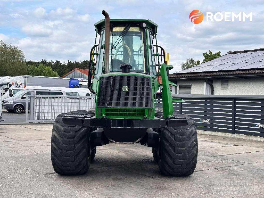 John Deere 1110 D Uitrijwagens