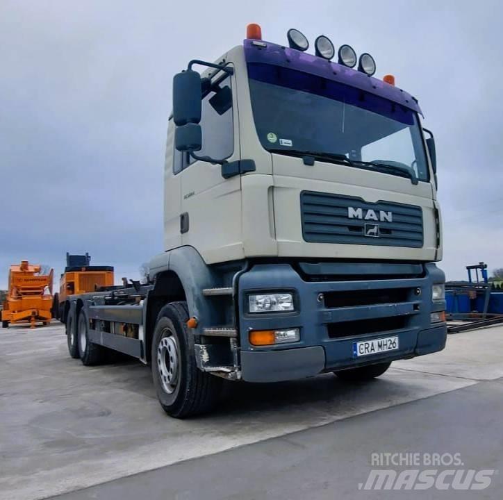 MAN TGA 26.363 Vrachtwagen met containersysteem