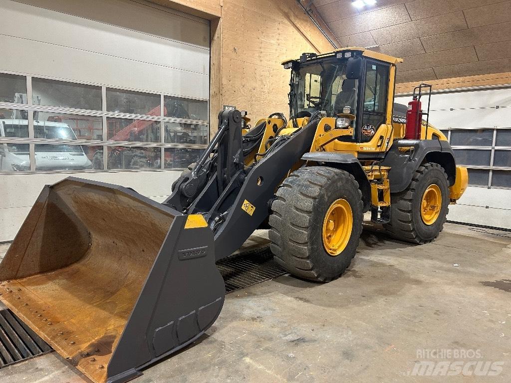 Volvo L 120 H Wielladers