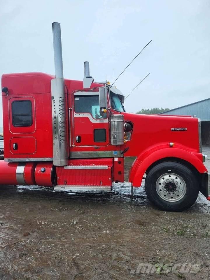 Kenworth W 900 L Trekkers