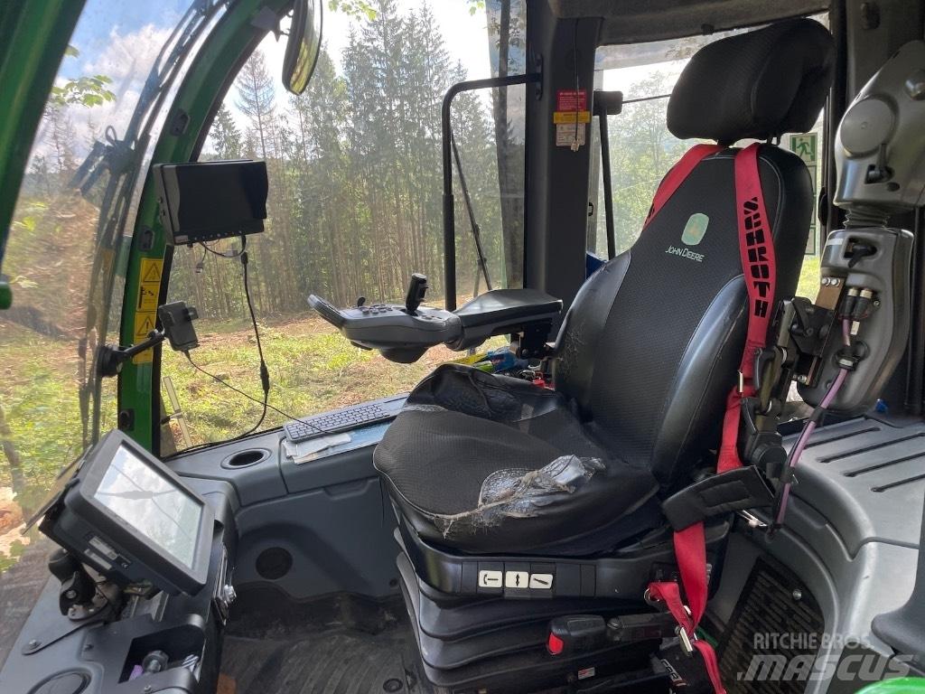 John Deere 1270G 8WD Harvesters