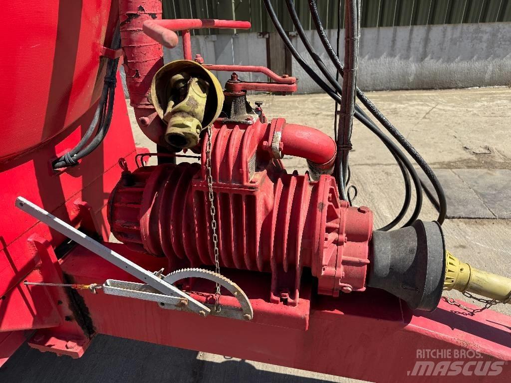 Hi-Spec 2500 Tanker Mesttank
