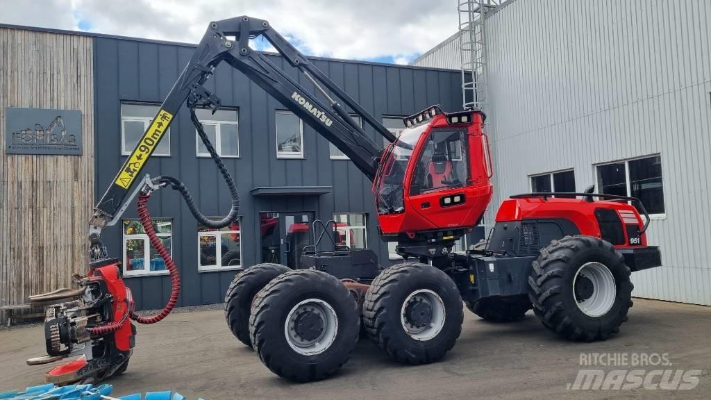 Komatsu 951 Harvesters