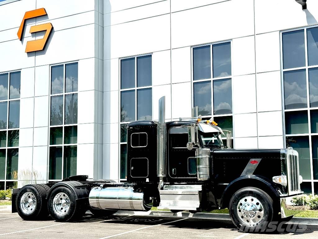 Peterbilt 389 Trekkers