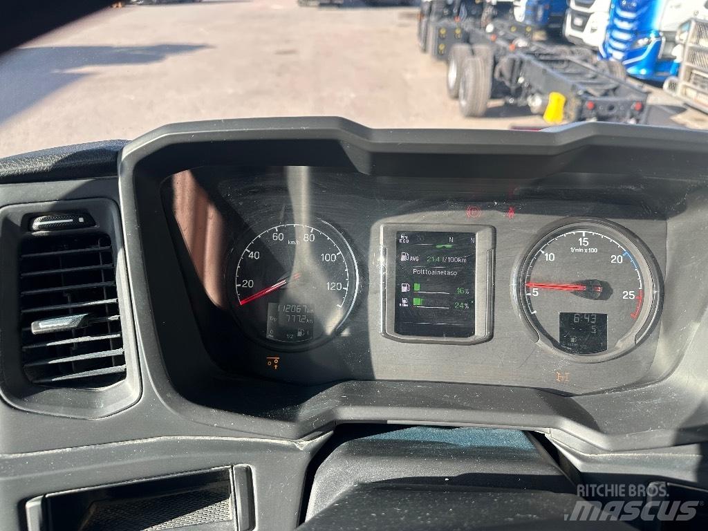 Scania P 360 Vrachtwagen met containersysteem