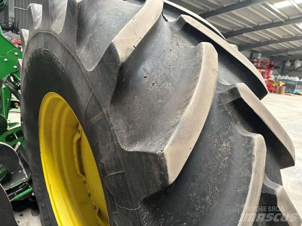 John Deere 6195 R Tractoren