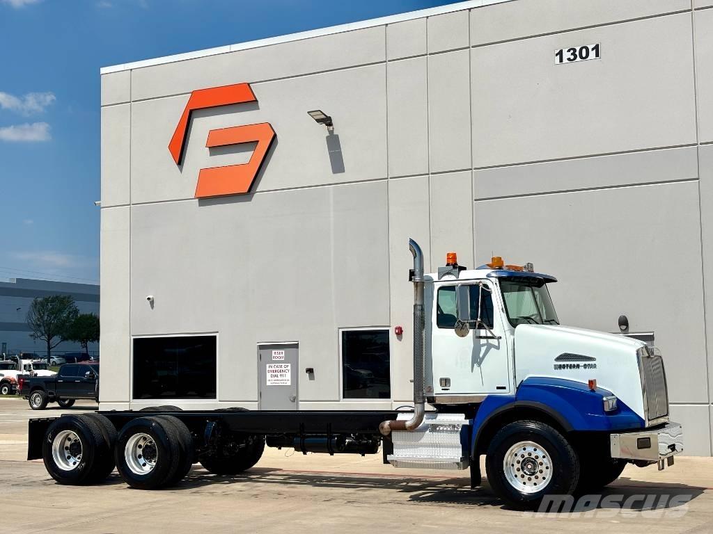 Western Star 4900 Trekkers