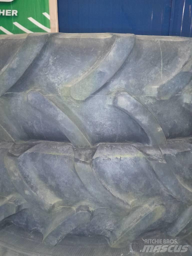 Michelin 9,5-32 Banden, wielen en velgen