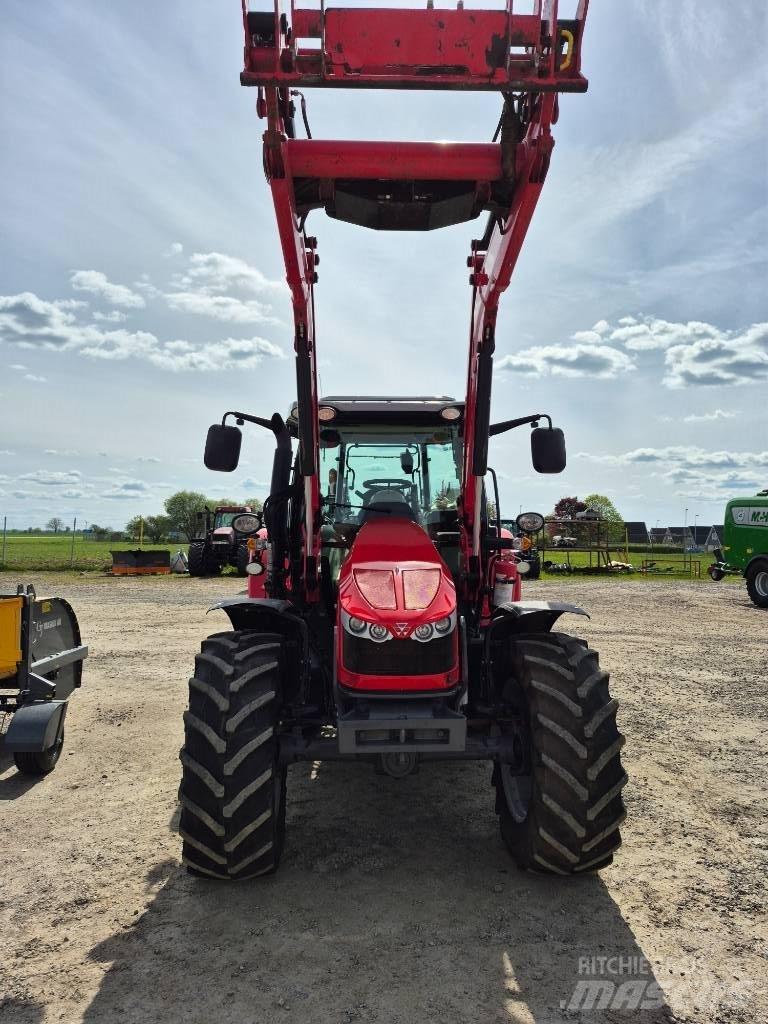 Massey Ferguson 5713 Tractoren