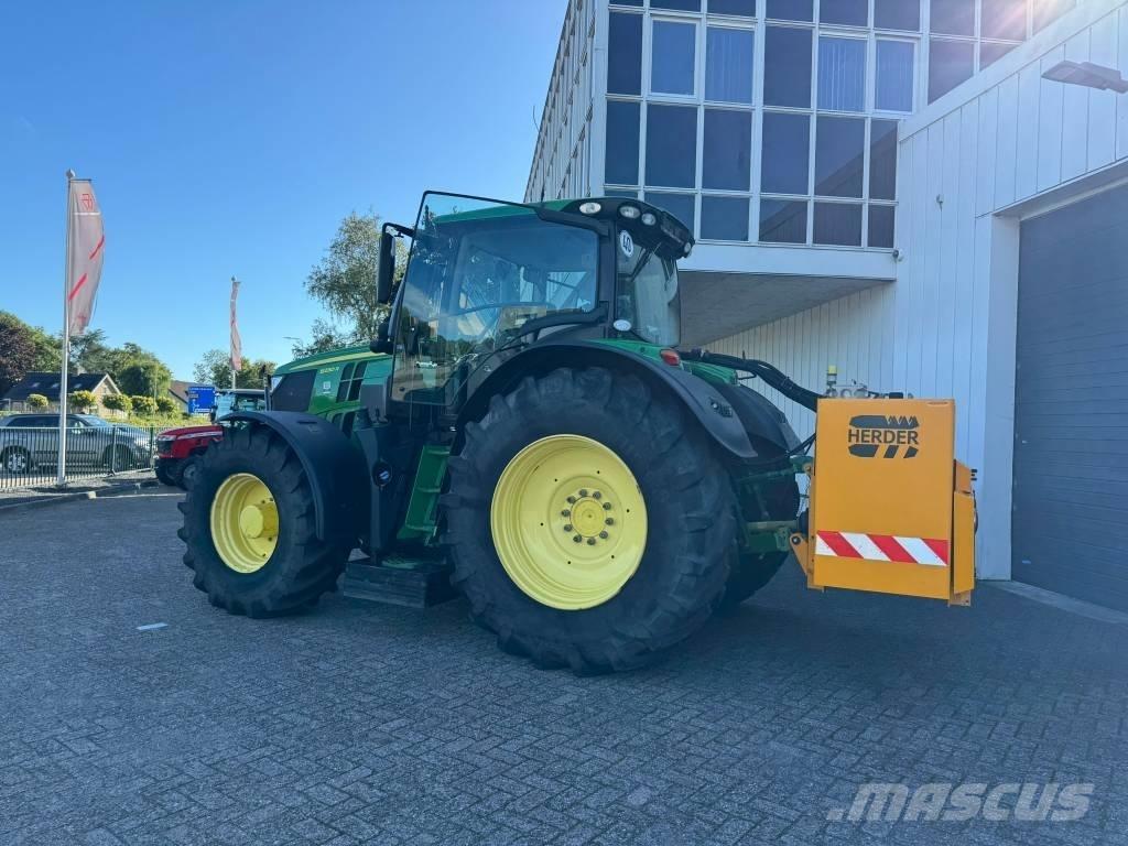 John Deere F 440 M Ronde-balenpersen