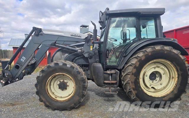 Valtra N141 HiTech Tractoren