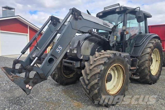 Valtra N141 HiTech Tractoren