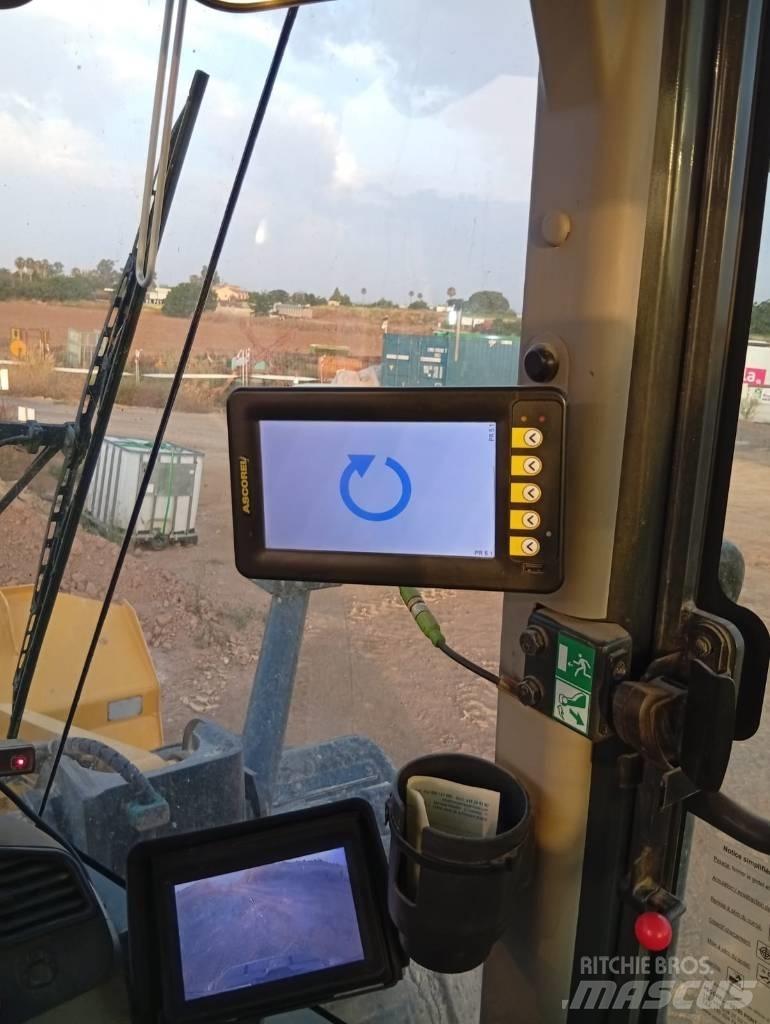 Komatsu WA 380-8 Wielladers