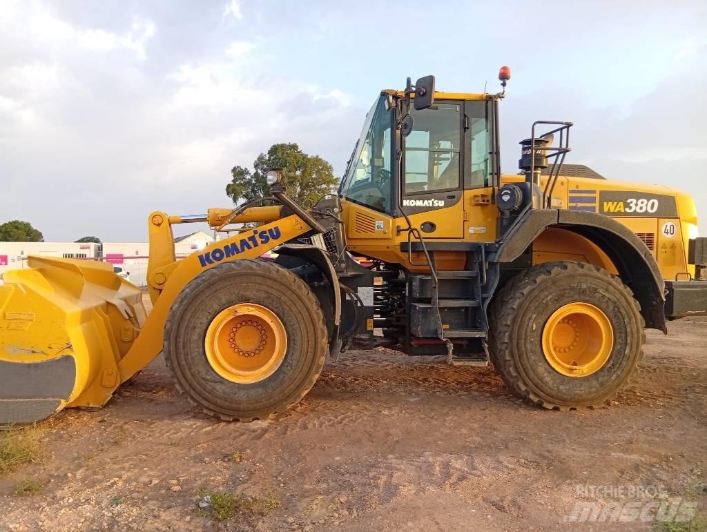 Komatsu WA 380-8 Wielladers