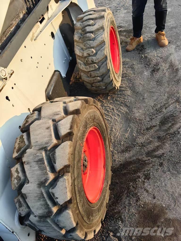Bobcat S 300 Schrankladers
